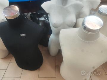 Manichino per abbigliamento.