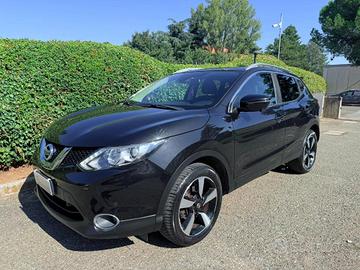 NISSAN Qashqai 1.5 dCi N-Connecta NAVI - LED - T