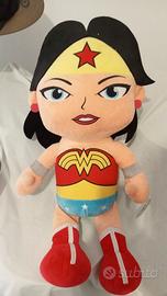 Wonder Woman peluche gigante 65cm