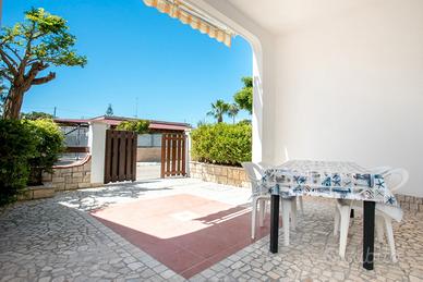 Villa a pochi metri dal Lido Bahia di Torre Lapill