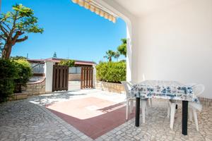 Villa a pochi metri dal Lido Bahia di Torre Lapill