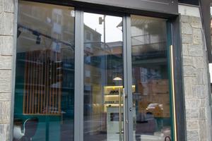 Locale commerciale arredato