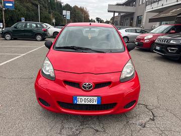 Toyota Aygo 1.0 12V VVT-i 5 porte Sol GPL/68CV/neo