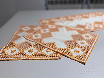 Centrini fatti a mano