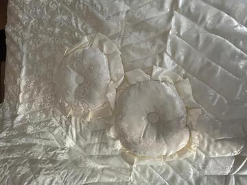 Coprimaterasso e 2 cuscini  elegante