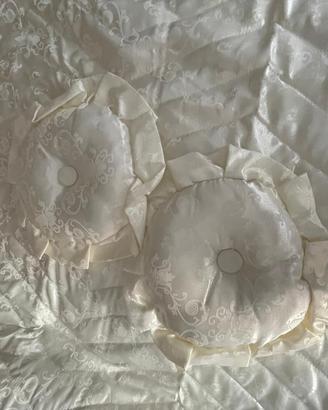 Coprimaterasso e 2 cuscini  elegante