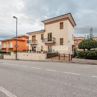 APPARTAMENTO IN ZONA PORTO CON 4 CAMERE DA LETTO,
