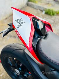 Ducati Panigale V2 autografata da' NicolóBulega
