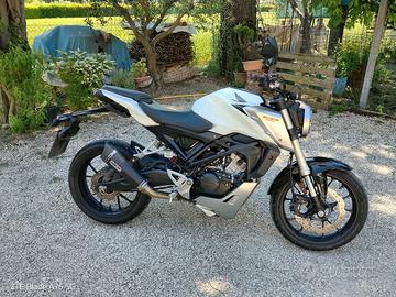 moto Honda CB125R
