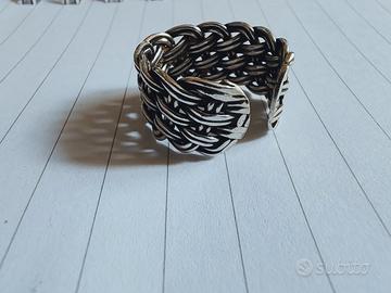 Anello in argento intrecciato a canestro