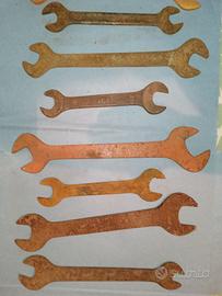 Oltre 50 Chiavi di vario tipo e misura