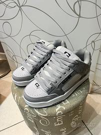 Globe Tilt Triple gray
