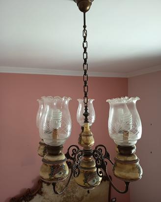Lampadario vintage in ceramica e vetro