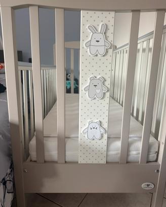 Lettino bambini con sbarre