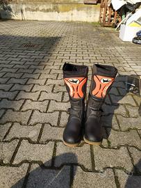 stivali in pelle da moto nuovi con cartellino styl