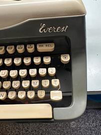 Macchina da scrivere Everest