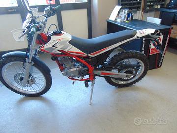 Beta Alp 200 bianco anno 2020 km 1100 cv 16 kg 108