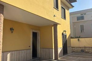 Villa di 310 m² con più di 5 locali e box auto a G