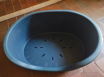 Cesta per cani e gatti in plastica 