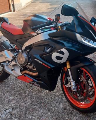  Aprilia rs 660 