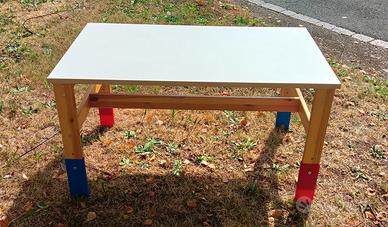 scrivania per bambini Ikea 