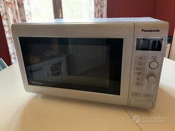 Forno a microonde52x33cm, altezza :30cm