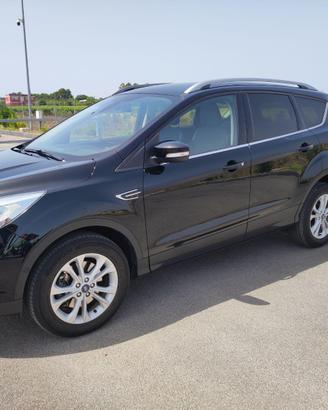 Ford Kuga 1.5 TDCI 120 CV  del 2017 con 120.000