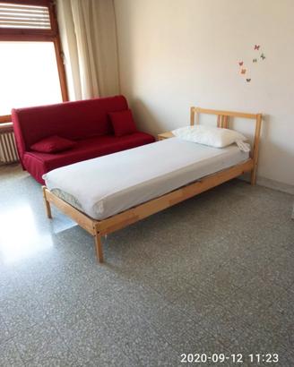 Stanza per studentesse
