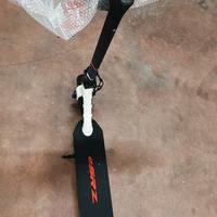monopattino elettrico Aprilia 