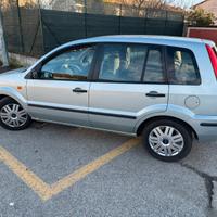 Ford fiesta fusion 1400 benzina