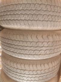 Gomme con  cerchi Land Rover 235 70 R16