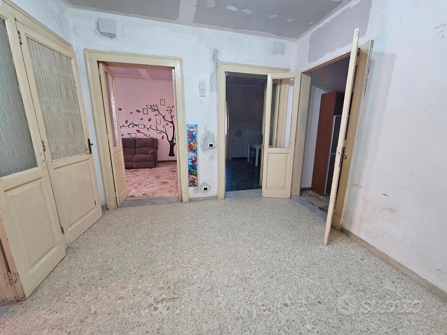 Viale Regina Elena, comodo quadrivani con cantina - Vista 6