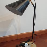 Lampada da scrivania in metallo nera e oro