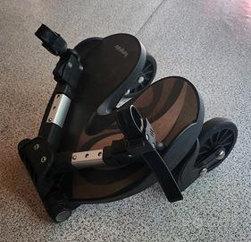 Pedana con rotelle per passeggino