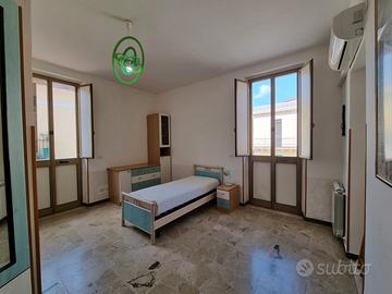 Stanza con bagno in camera