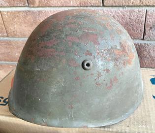 Coppia di elmi modello 33 ww2 con imbottitura