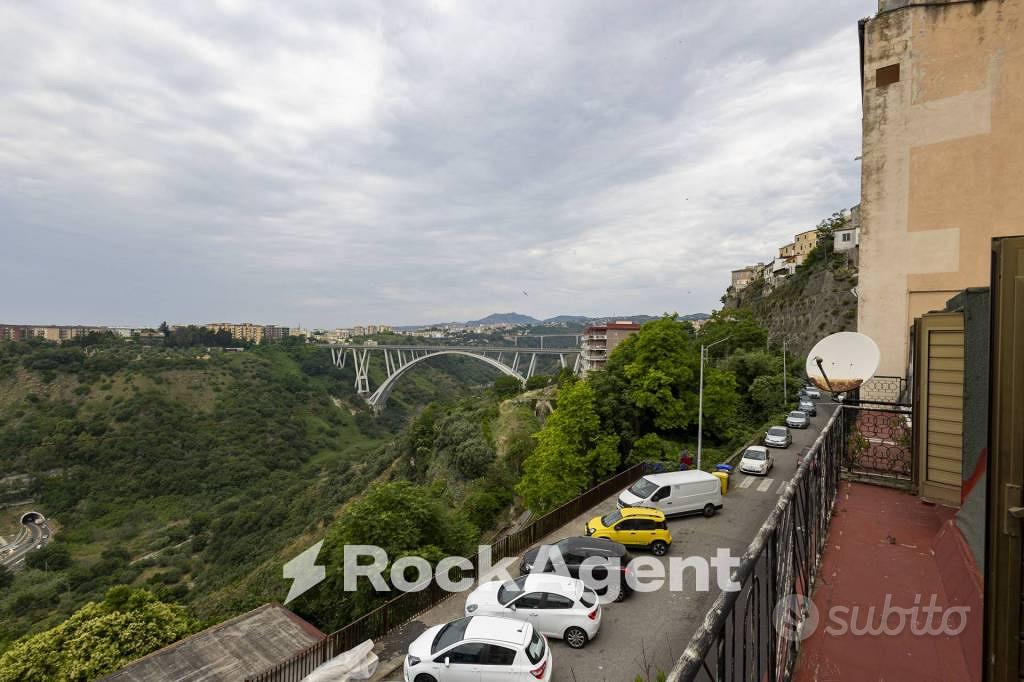 Appartamento di 160 m² con 5 locali a Catanzaro