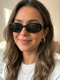 Occhiali da Sole Ovali 90s Neri Nuovi Donna