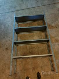 scaffale, scaffalatura in metallo