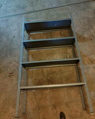 scaffale, scaffalatura in metallo