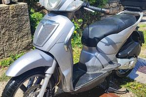 Aprilia Scarabeo 200 scooter