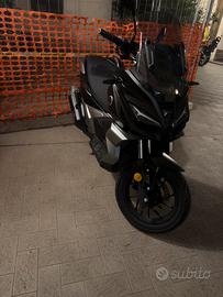 Voge sr2 adv 200