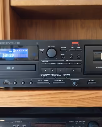 TEAC CD CASSETTE USB
