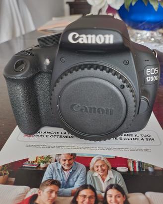 Canon  1200D
