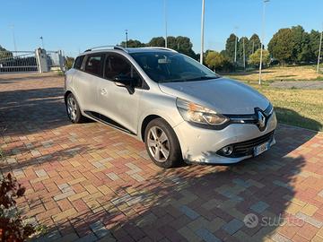 Renault clio station wagon 3400€