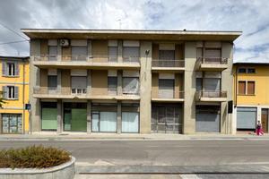 3 LOCALI A SANTA MARIA DELLA VERSA