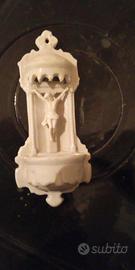 Acquasantiera  a forma di edicola