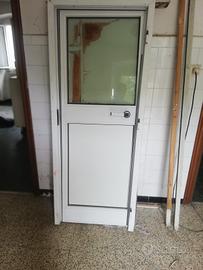 Porta finestra in alluminio con telaio