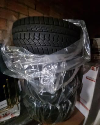 Gomme invernali 235/55 R18