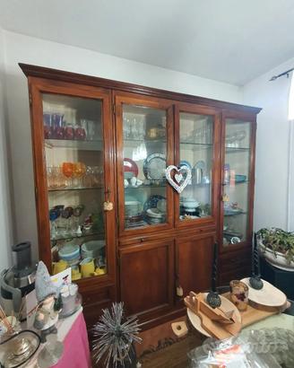 cristalliera in legno e vetro
